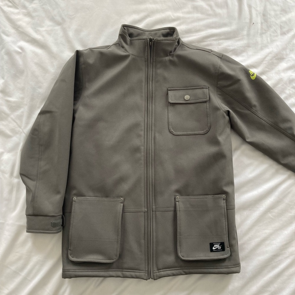 Nike SB winter jacket, size Y large, never worn